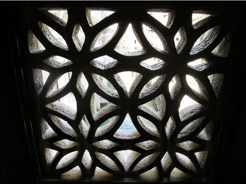 威尼斯叹息桥窗户几何图案
